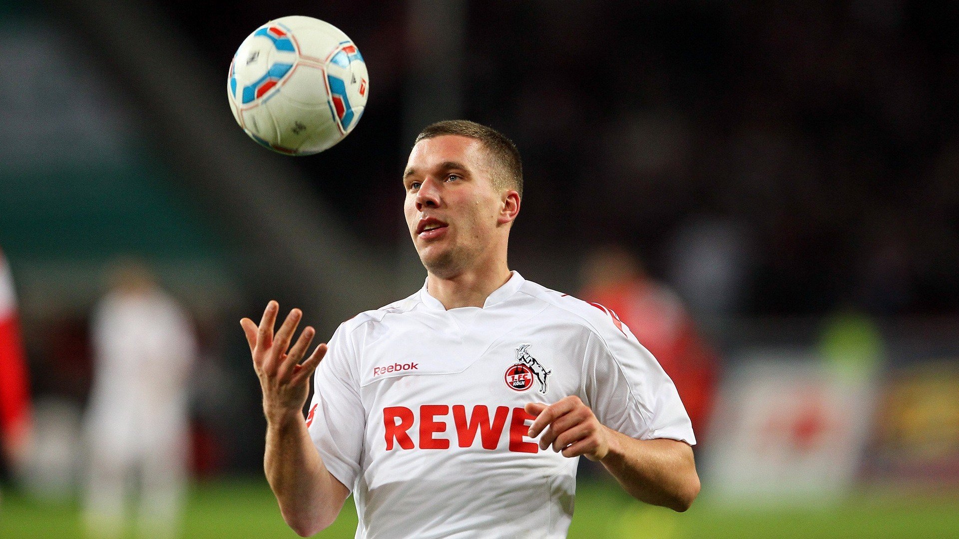 开云竞猜官网-德甲：奥格斯堡1-3败给门兴，防线频频出现漏洞，奥格斯堡vs门兴格拉德巴赫